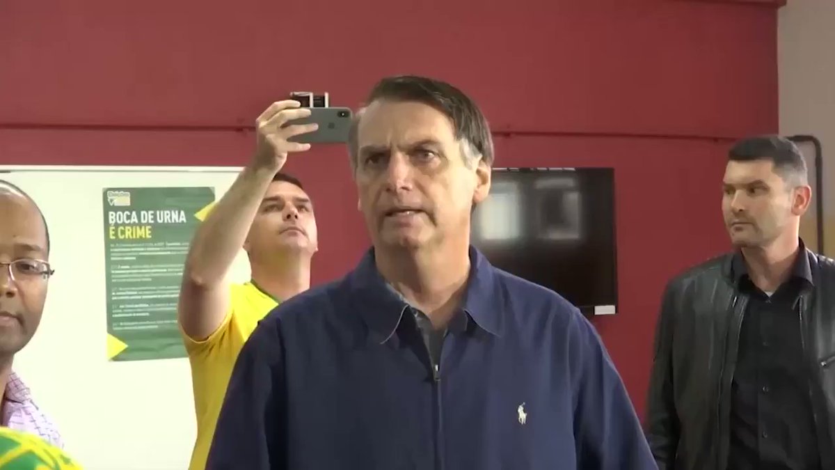 .@jairbolsonaro ruled on the situation in Venezuela, after exercising his right to vote: The good people of Brazil who want to get away from socialism, and do not want to live in a government like there is Venezuela 