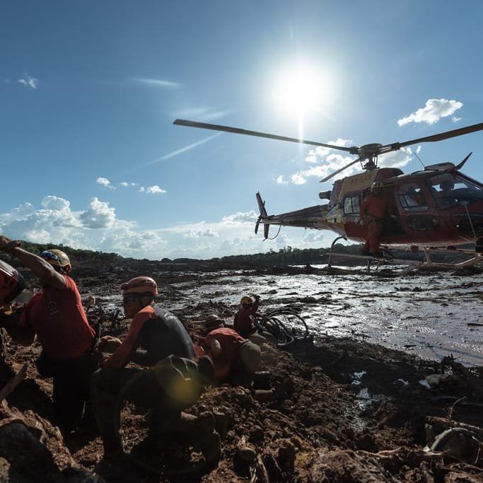 Israeli army continues its efforts together with Brazil forces , to locate missing people .   