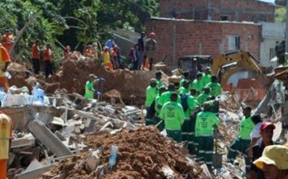 4 children die in Sao Paulo due to land slide