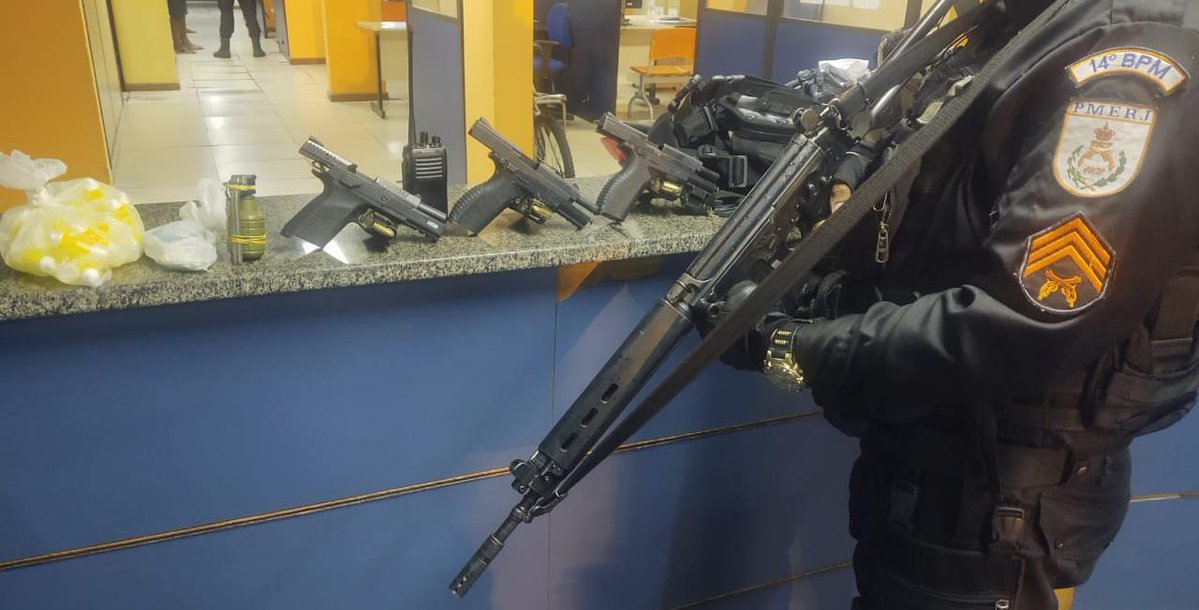 Nesta última noite, no Jardim Novo, em Realengo, policiais militares do 14BPM prenderam seis criminosos armados com pistolas, granadas, munições, rádios comunicadores e drogas. A ocorrência foi conduzida à 35ª DP