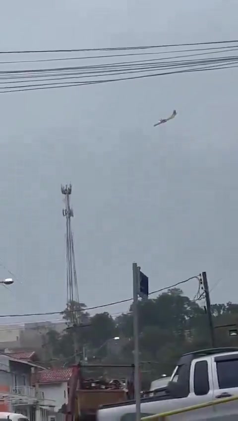 El vuelo 2283 de Voepass, un gran avión de pasajeros, se estrella en Vinhedo, Brasil