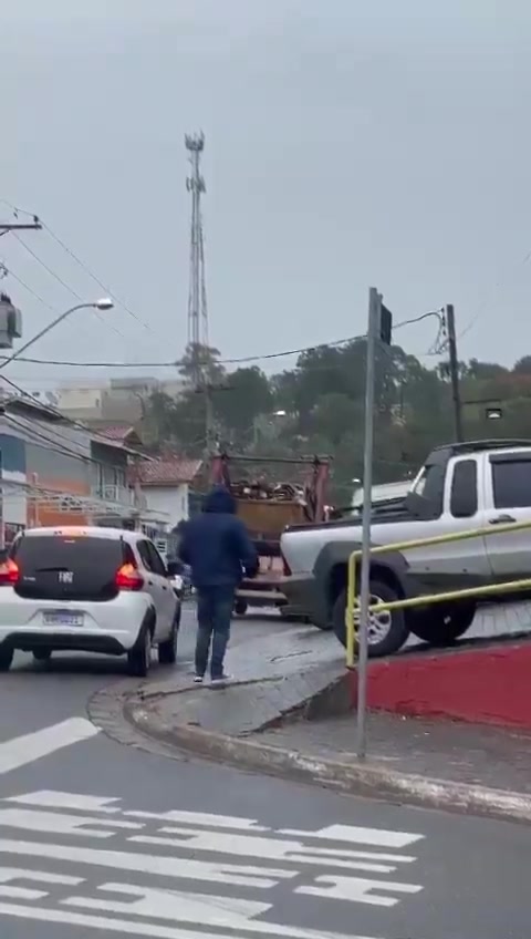 El vuelo 2283 de Voepass, un gran avión de pasajeros, se estrella en Vinhedo, Brasil